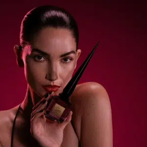 Christian Louboutin, do Grupo Puig apresenta Fetish The Rose